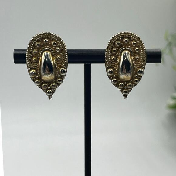 MMA Museum of Modern Art Vintage 1982 Etruscan Style Ornate Clip On Earrings - Picture 2 of 9